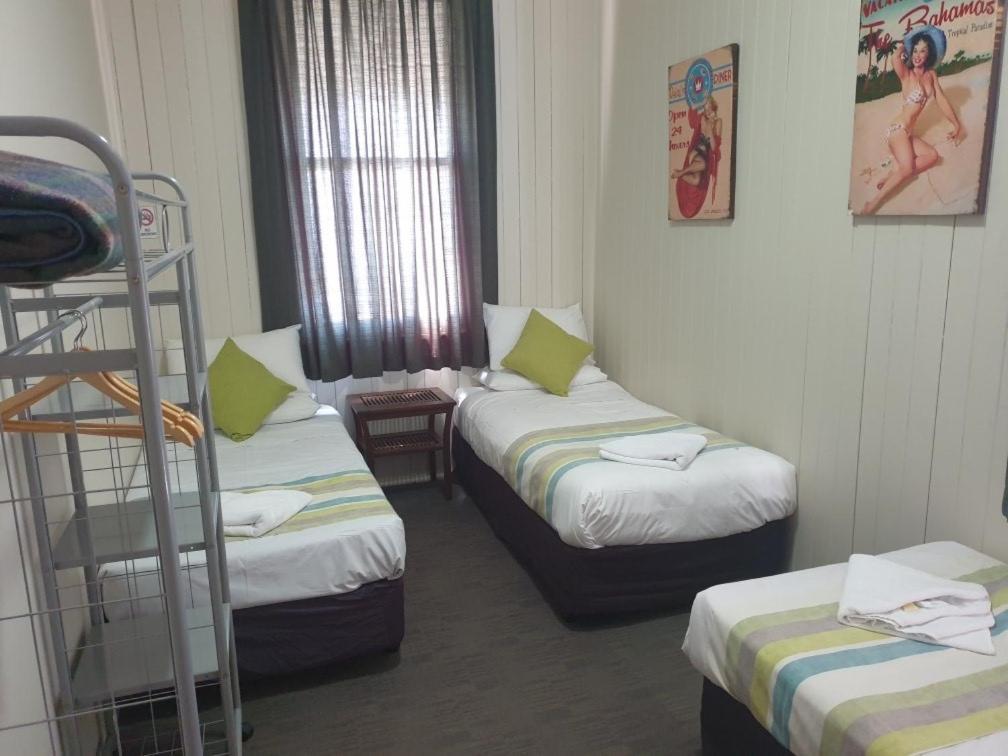 Exchange Hotel Toogoolawah Buitenkant foto