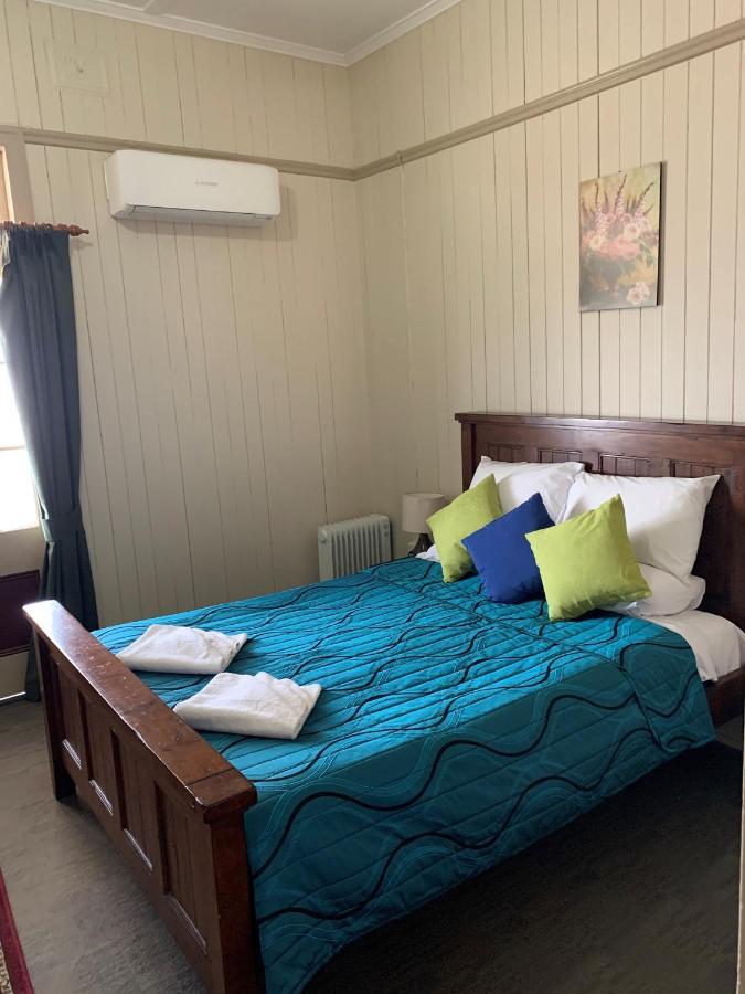 Exchange Hotel Toogoolawah Buitenkant foto