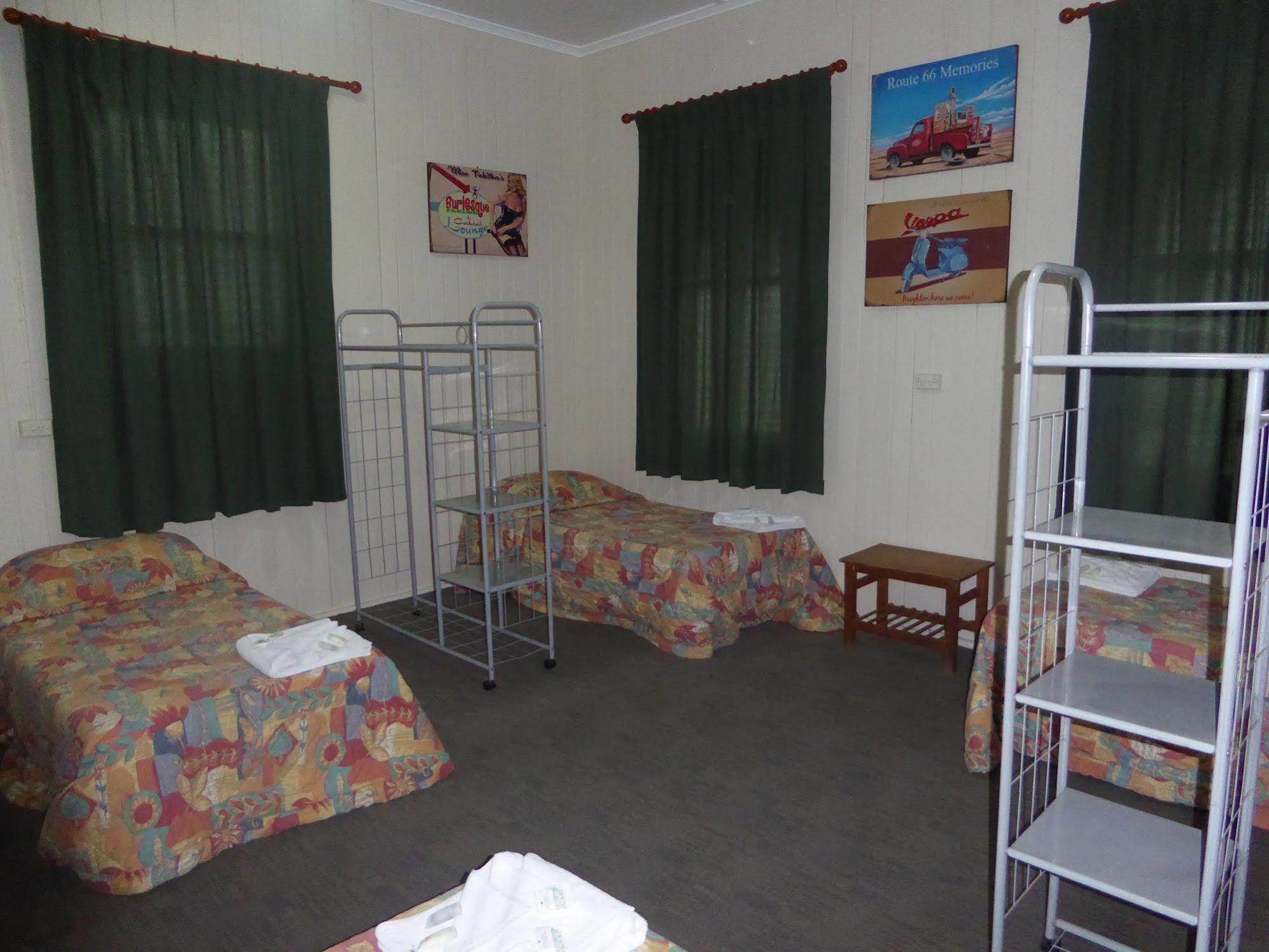 Exchange Hotel Toogoolawah Buitenkant foto