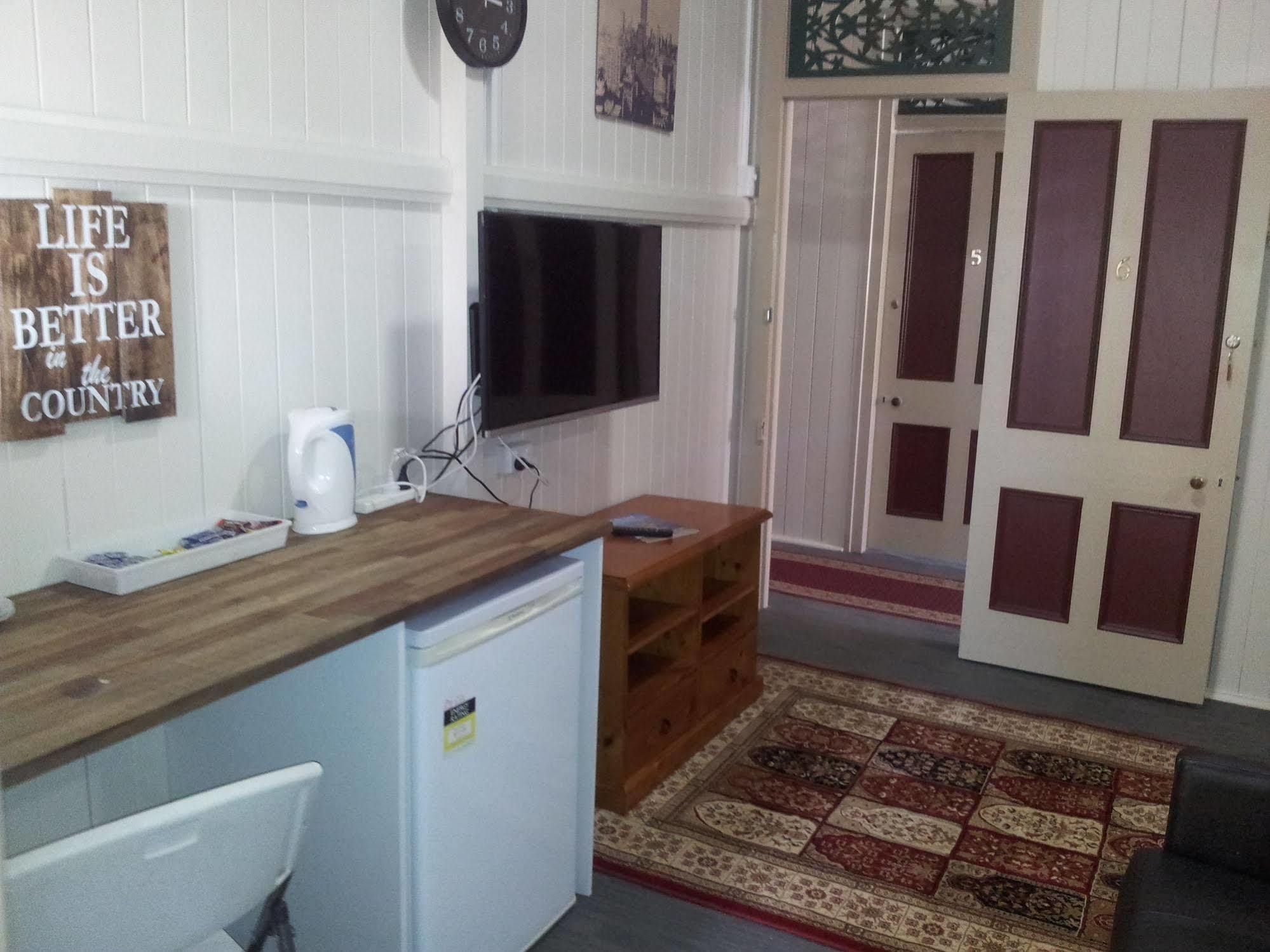 Exchange Hotel Toogoolawah Buitenkant foto