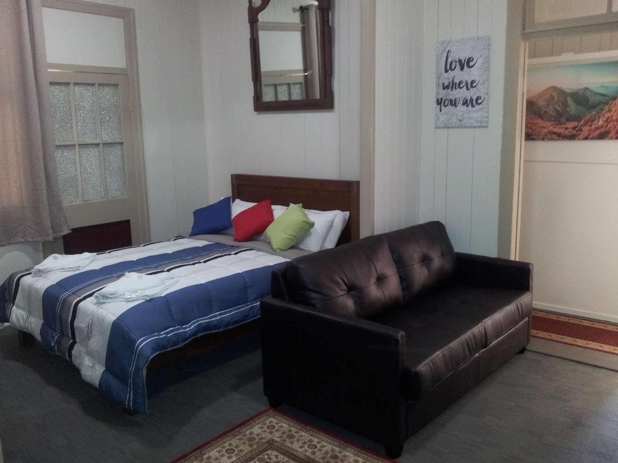 Exchange Hotel Toogoolawah Buitenkant foto